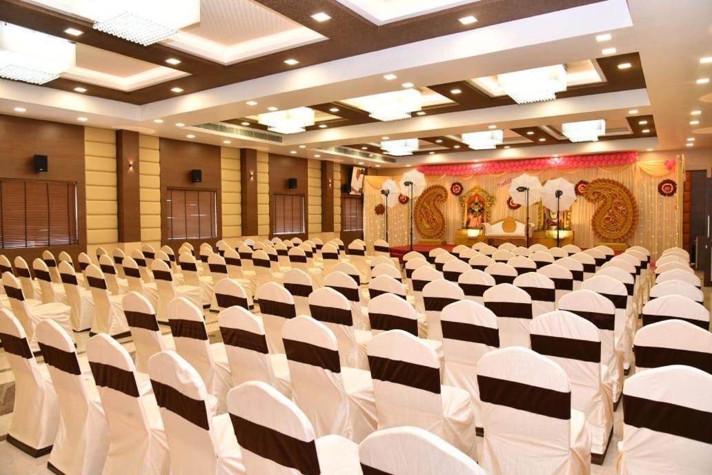 Sri Ram Hotel Tirunelveli Exterior foto
